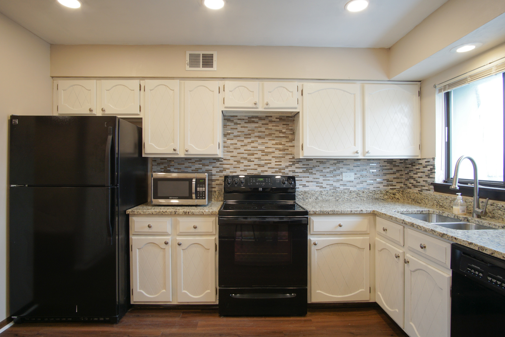 4208 Central Road, Unit 4E Glenview, IL 60025 - Photo 5 of 14