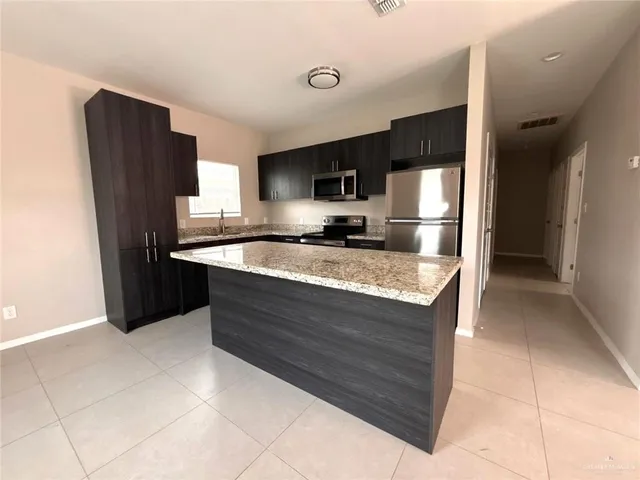 $1,050 | 1405 Alta Vista Drive, Unit 4, Weslaco, TX 78596