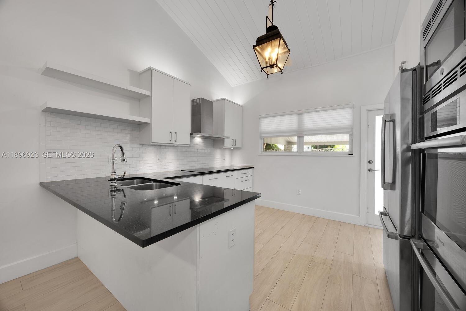 1100 El Rado Street Coral Gables, FL 33134 - Photo 13 of 31