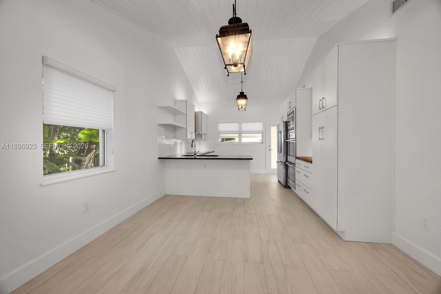 1100 El Rado Street Coral Gables, FL 33134 - Photo 15 of 31