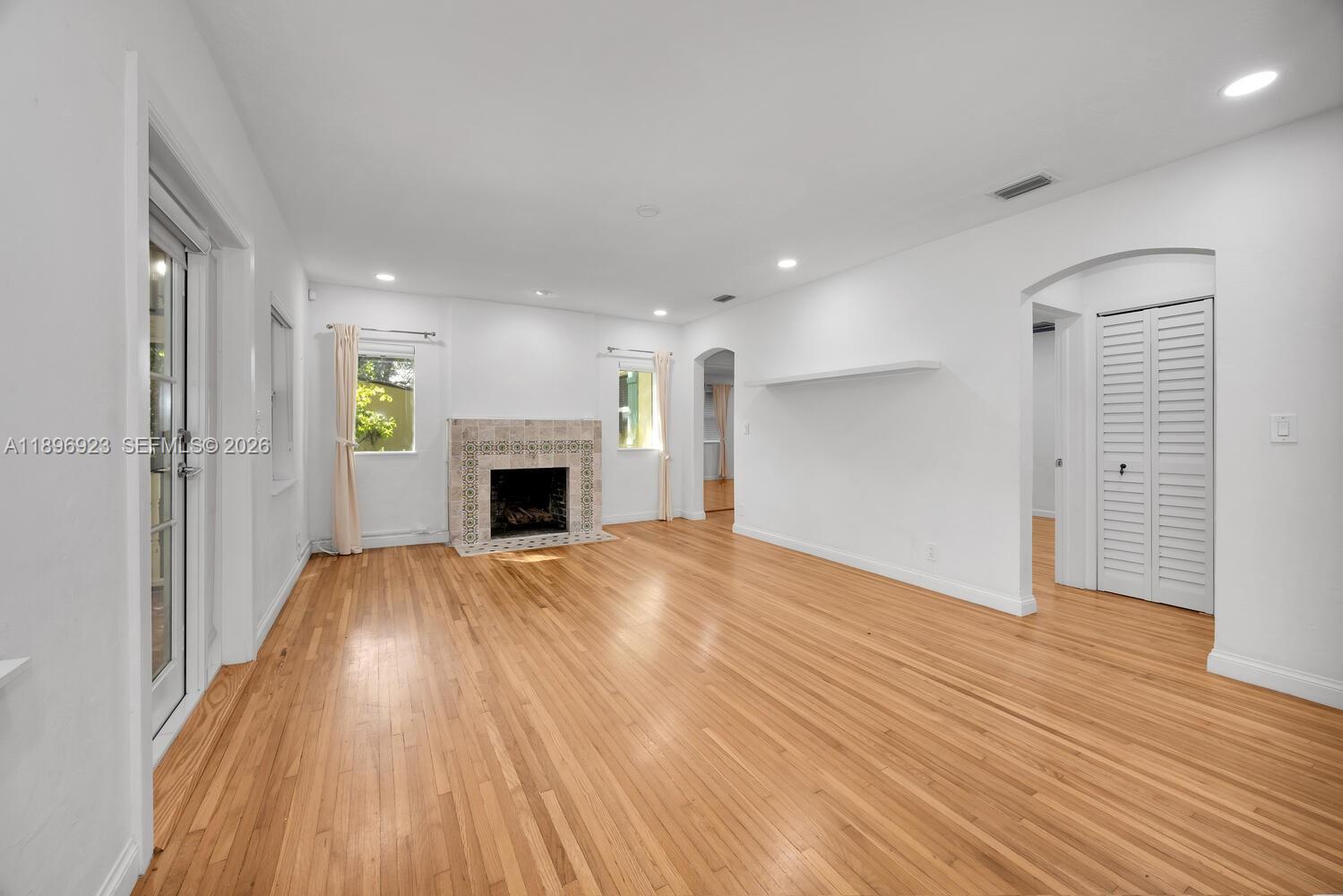 1100 El Rado Street Coral Gables, FL 33134 - Photo 7 of 31