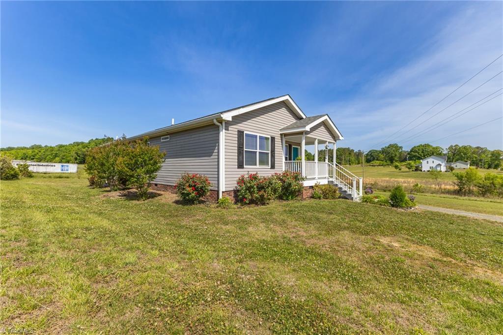 2281 Farmington Road Mocksville, NC 27028 - Photo 2 of 40