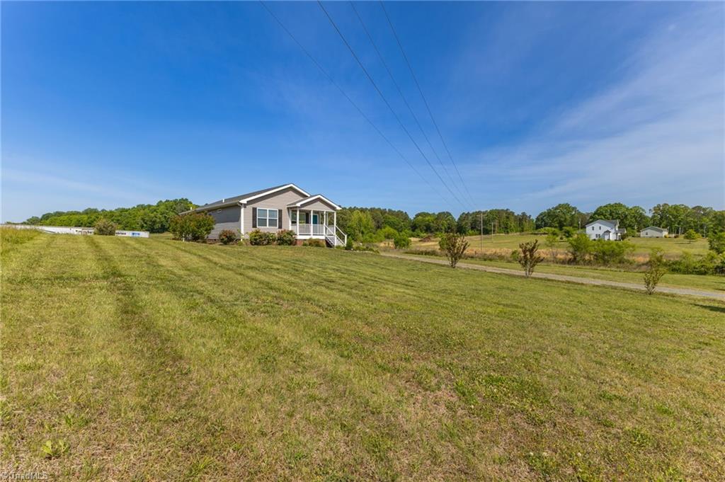 2281 Farmington Road Mocksville, NC 27028 - Photo 4 of 40