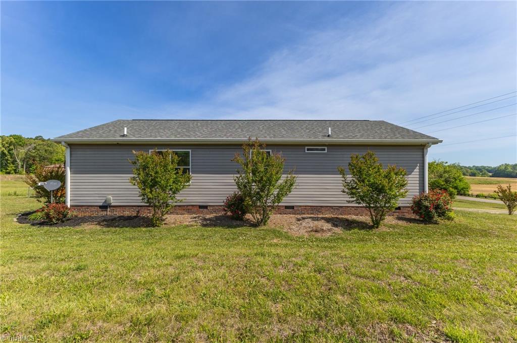 2281 Farmington Road Mocksville, NC 27028 - Photo 5 of 40