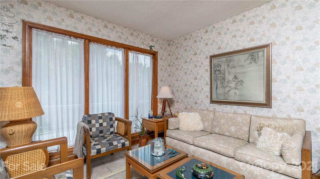 404 Browning Road, Unit 5 Hendersonville, NC 28791 - Photo 22 of 48 Gallery Image 22