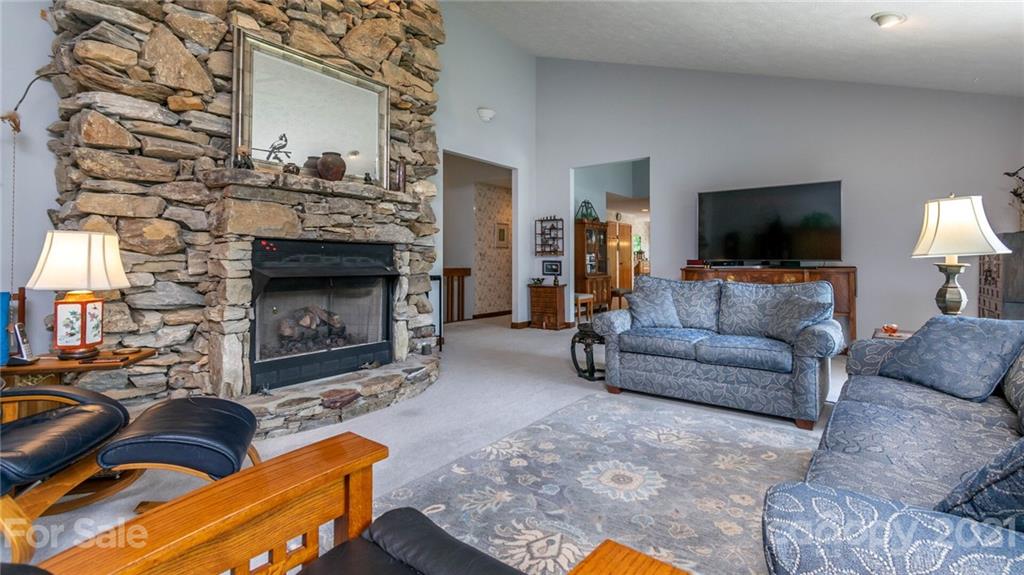 404 Browning Road, Unit 5 Hendersonville, NC 28791 - Photo 8 of 48 Gallery Image 8