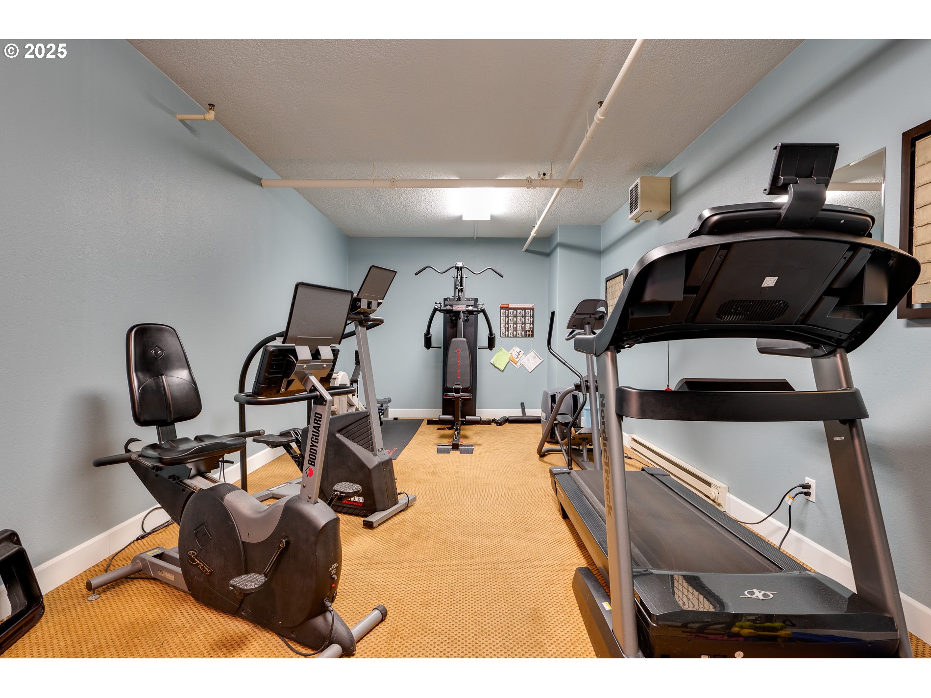 1548 River Road, Unit 401 Longview, WA 98632 - Photo 26 of 34 a view of a room with gym equipment