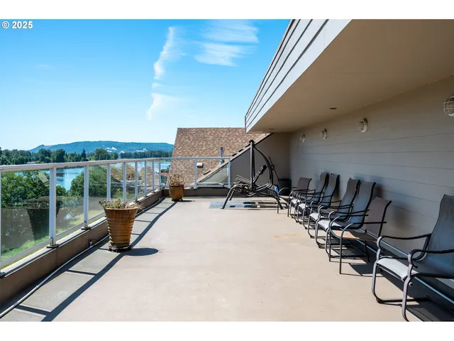 a view of a outdoor space