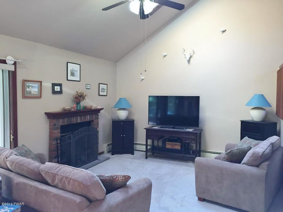 108 Old Farm Road Milford, PA 18337 - Photo 12 of 32 Living Room with cathedrel ceilings