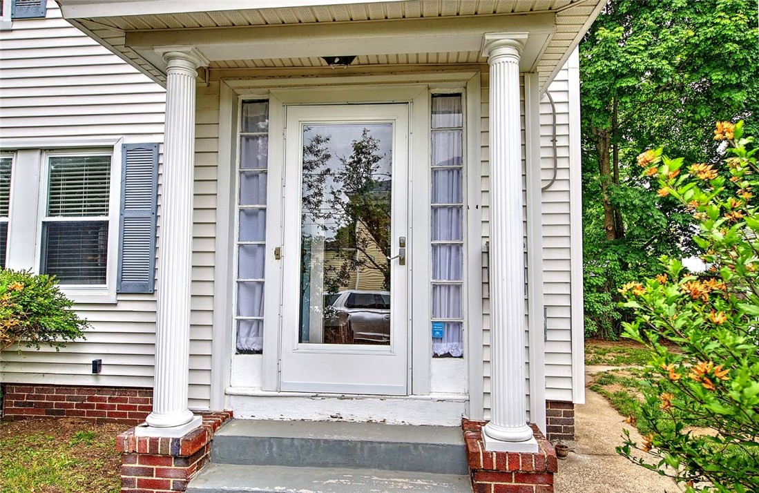 4 Talbot Manor Cranston, RI 02905 - Photo 5 of 36