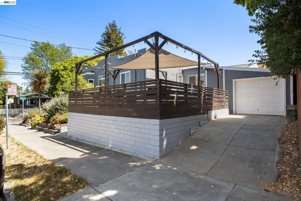 $3,995 | East 30th Street, Oakland, CA 94606