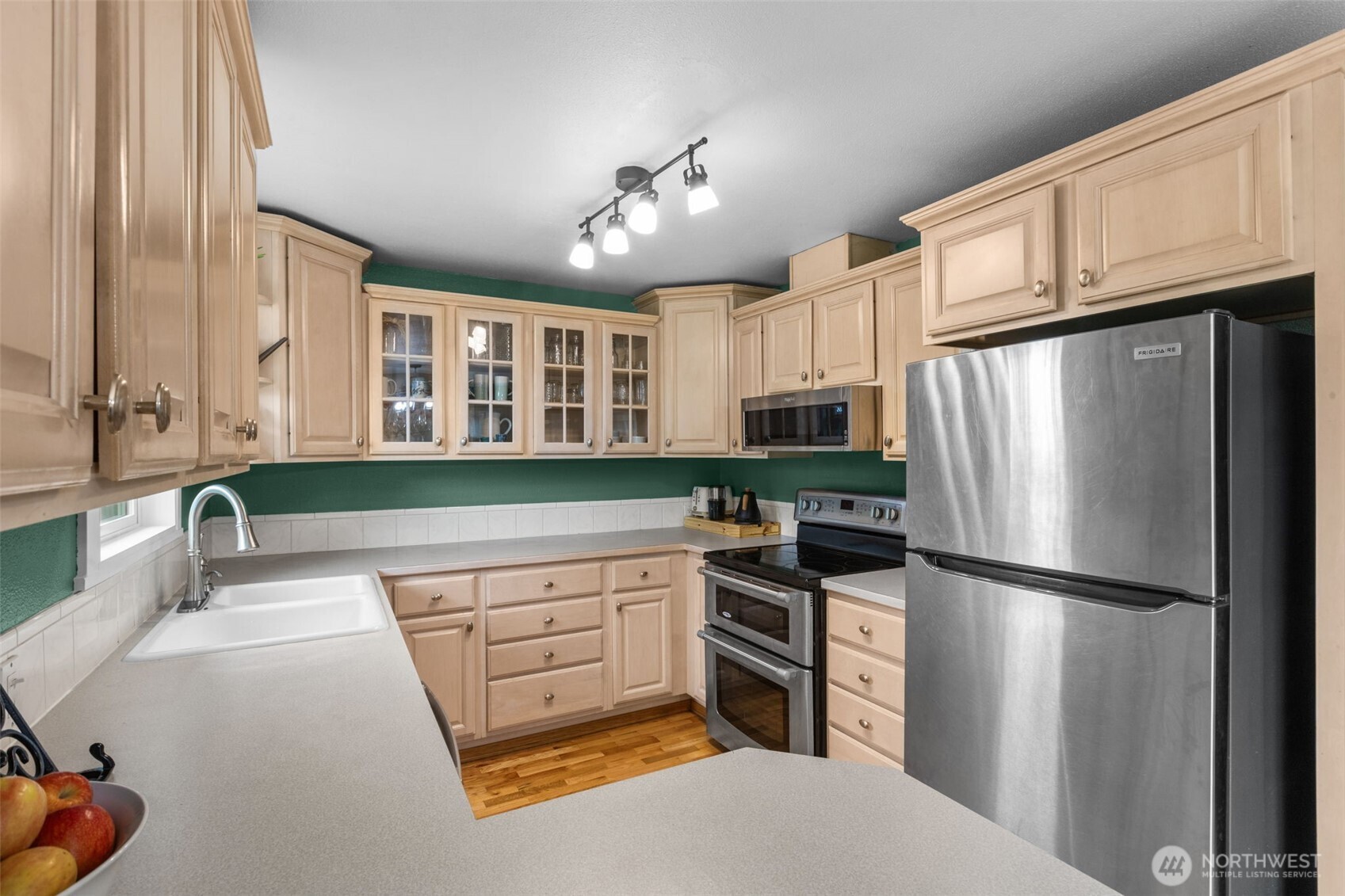 3915 South 248th Street Kent, WA 98032 - Photo 11 of 39