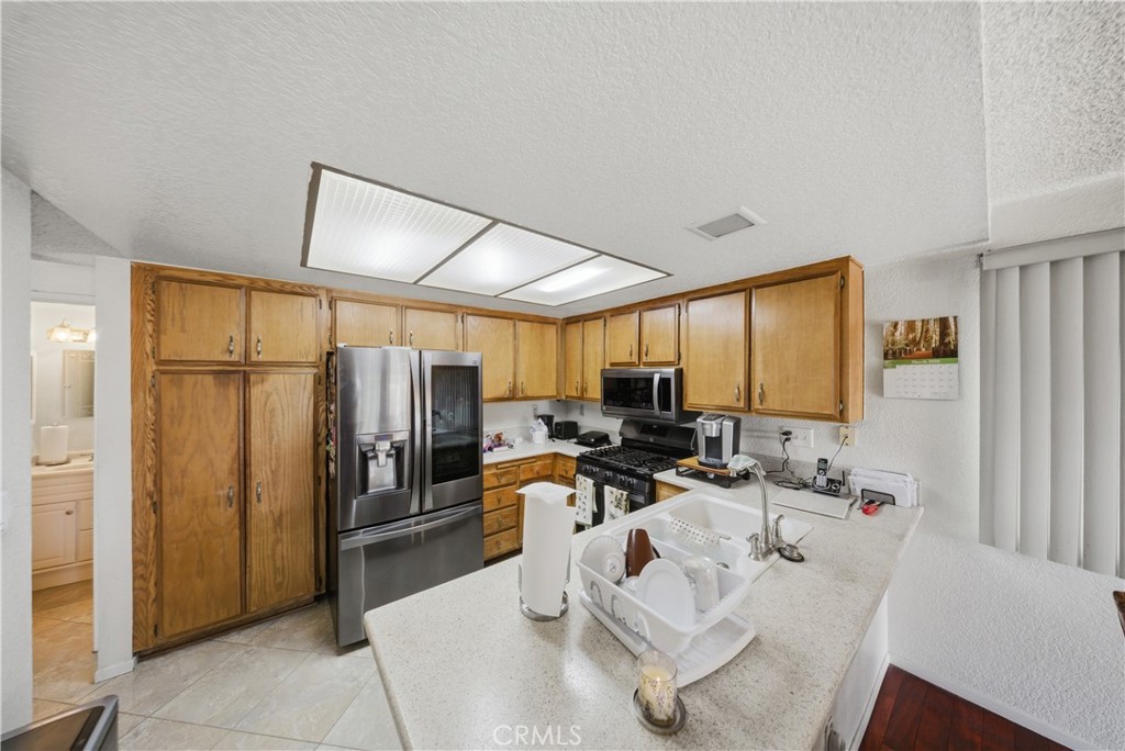 1149 North Birch Avenue Rialto, CA 92376 - Photo 10 of 32