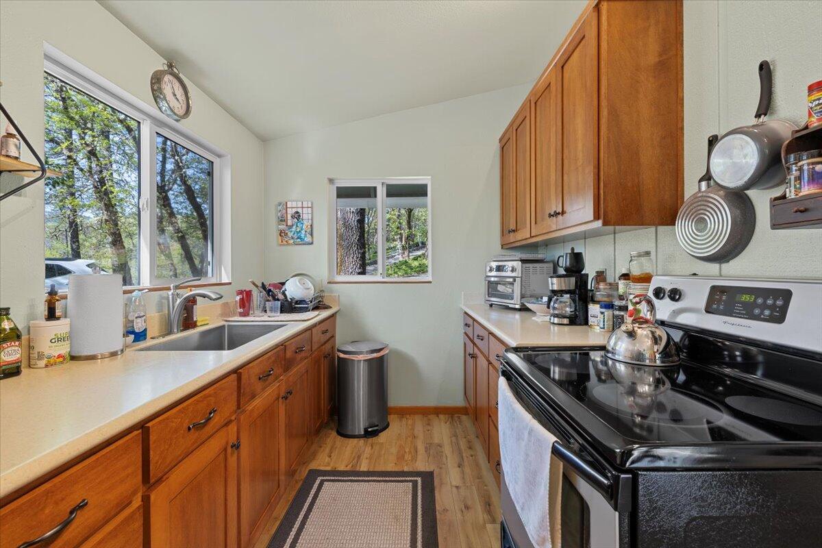 1129 Three Pines Road Grants Pass, OR 97526 - Photo 36 of 51 Galley Kitchen GH