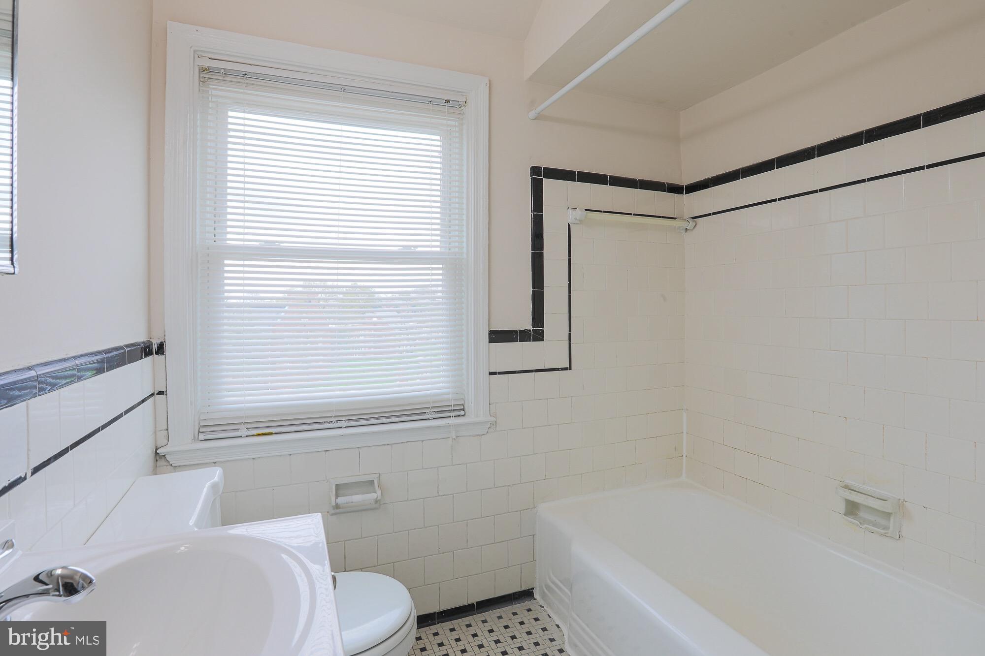 1304 East Cold Spring Lane Baltimore, MD 21239 - Photo 17 of 27 BATHROOM