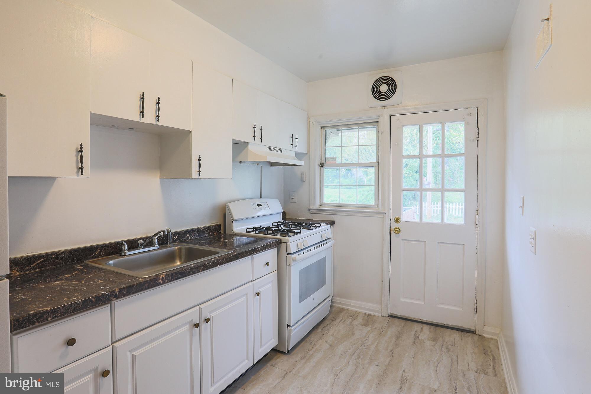 1304 East Cold Spring Lane Baltimore, MD 21239 - Photo 9 of 27 BRIGHT KITCHEN