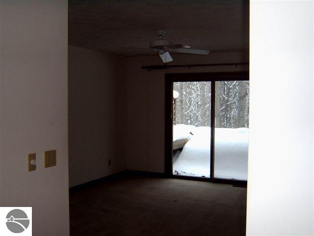 6452 Mission Ridge Traverse City, MI 49686 - Photo 5 of 15 1700023-4.JPG
