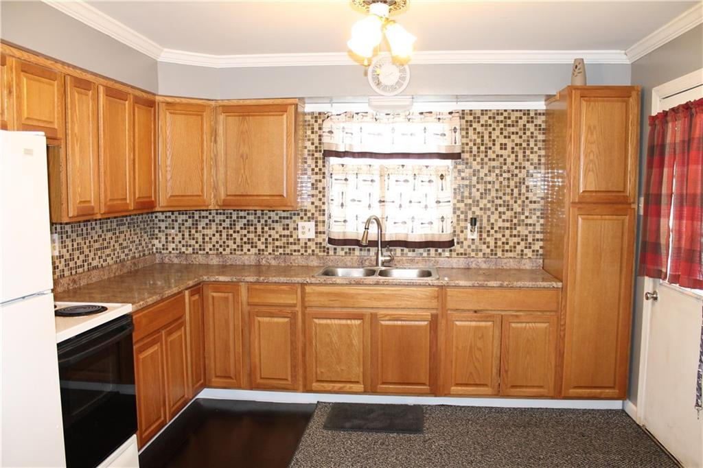 102 Grange Road Beaver Falls, PA 15010 - Photo 3 of 11