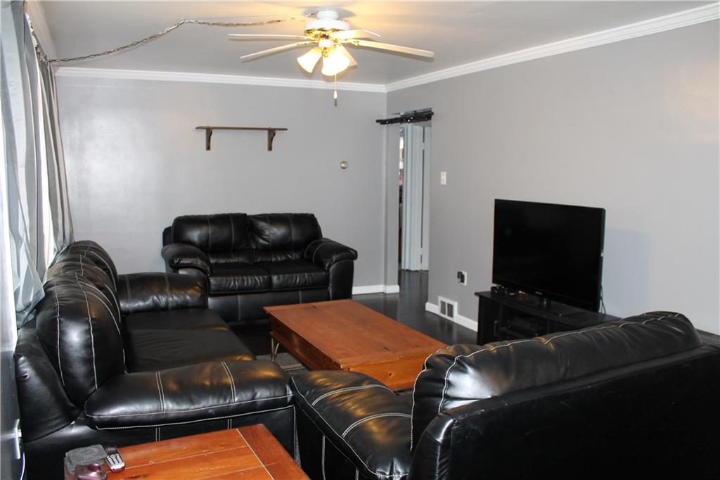 102 Grange Road Beaver Falls, PA 15010 - Photo 5 of 11