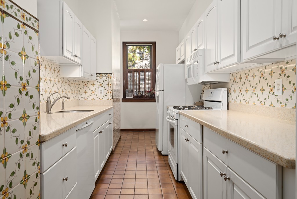 80 Manet Road, Unit 1 Newton, MA 02467 - Photo 8 of 16