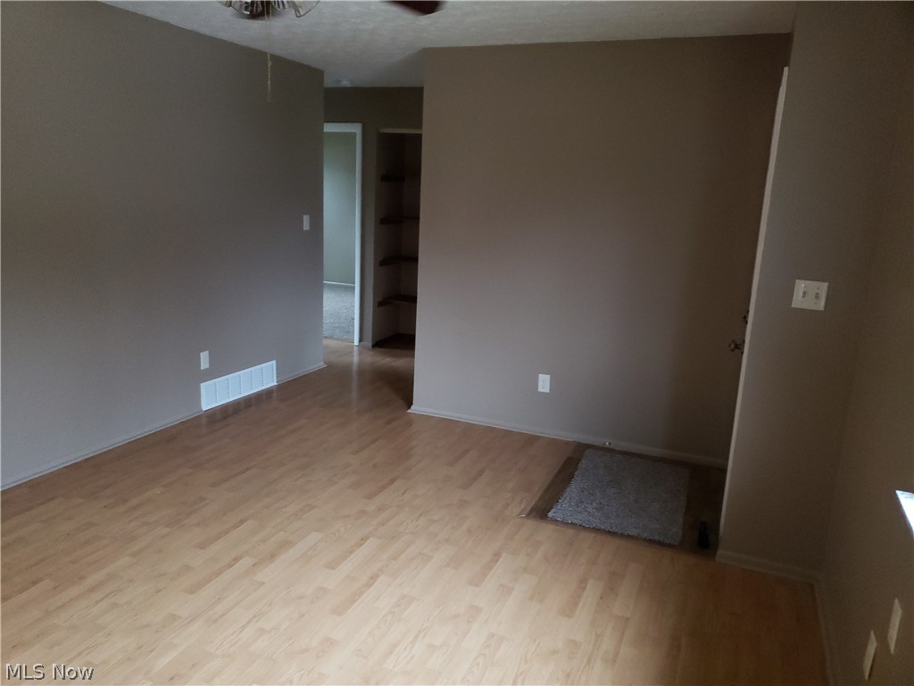 612-616 Griffith Road Akron, OH 44312 - Photo 4 of 12 Living Room leading to Bedrooms