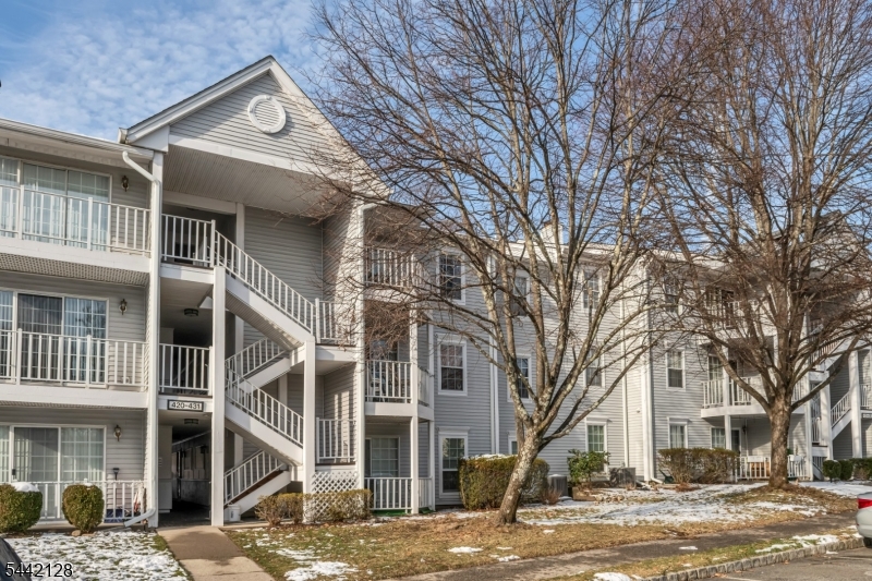 430 Poets Way Mahwah, NJ 07430 - Photo 2 of 25