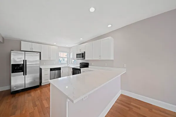 $4,950 | 662 East 7th Street, Unit 2, Boston, MA 02127