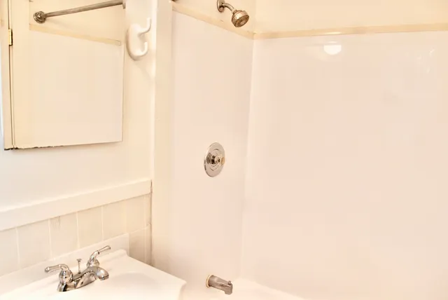 $1,750 | 29 Federal Street, Unit 2, Concord, NH 03301