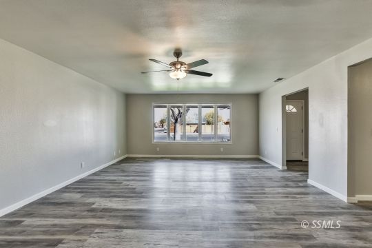 201 South Sunland Street Ridgecrest, CA 93555 - Photo 7 of 38