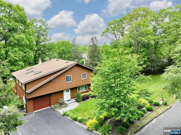 $599,900 | 64 Larchmont Drive, West Milford, NJ 07421