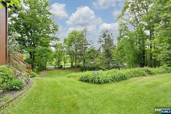 $599,900 | 64 Larchmont Drive, West Milford, NJ 07421