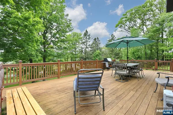 $599,900 | 64 Larchmont Drive, West Milford, NJ 07421