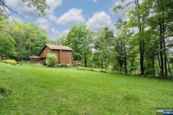 $599,900 | 64 Larchmont Drive, West Milford, NJ 07421