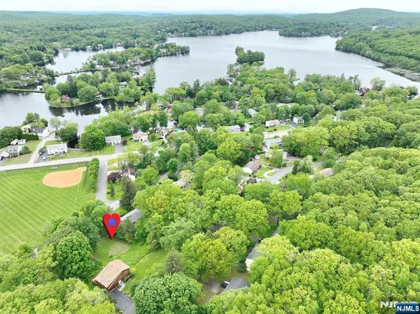 $599,900 | 64 Larchmont Drive, West Milford, NJ 07421