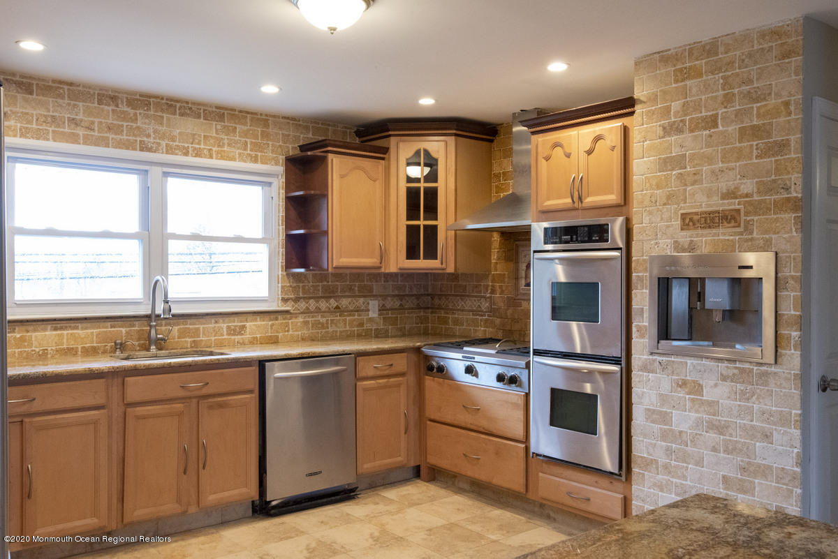 538 Line Road Hazlet, NJ 07730 - Photo 24 of 33 Kitchen_4
