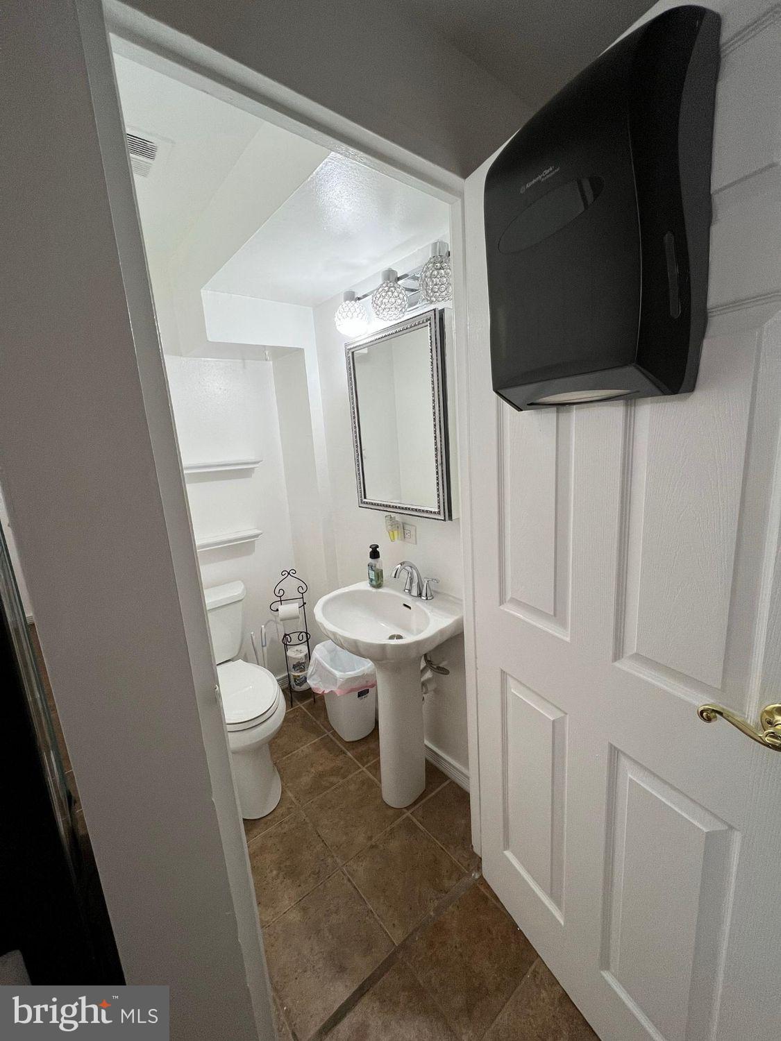 7620 Burnside Road Landover, MD 20785 - Photo 15 of 31 Gallery Image 15