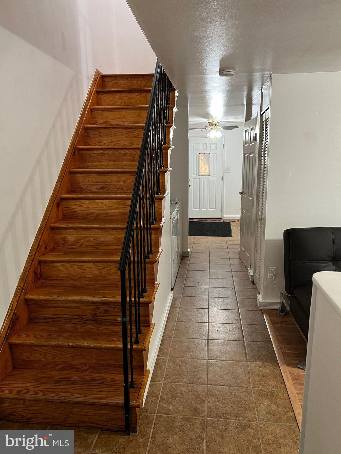 7620 Burnside Road Landover, MD 20785 - Photo 3 of 31 Open and airy living space.