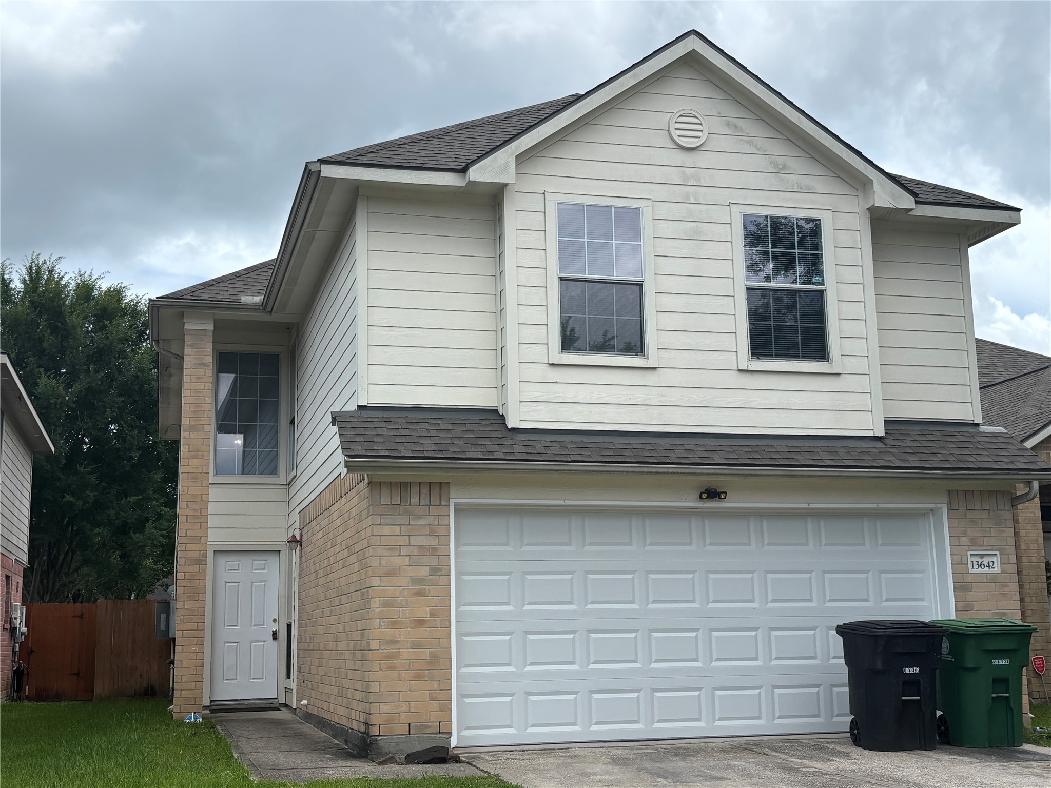 13642 Rural Oak Street Houston, TX 77034 - Photo 2 of 38