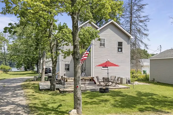 $300,000 | 62560 Gilmore Avenue, Dowagiac, MI 49047