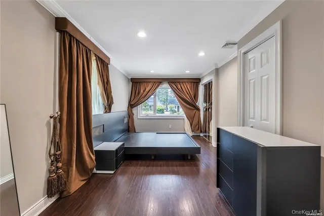 $779,999 | 531 Old Country Road, Plainview, NY 11803