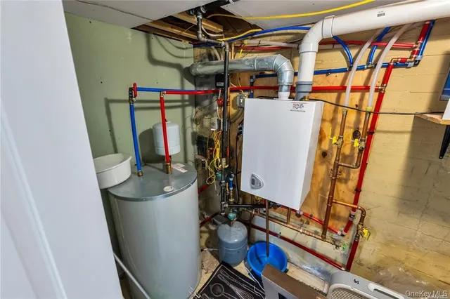 $779,999 | 531 Old Country Road, Plainview, NY 11803