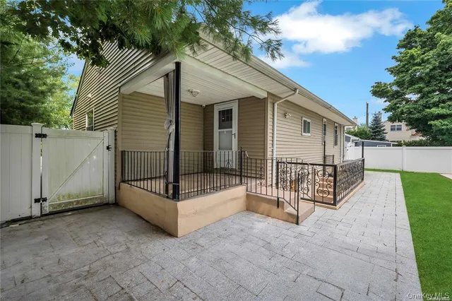 $779,999 | 531 Old Country Road, Plainview, NY 11803