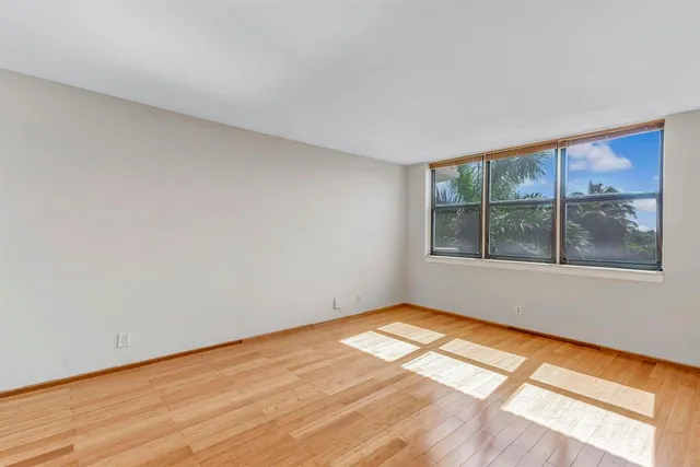 a view of empty room with window