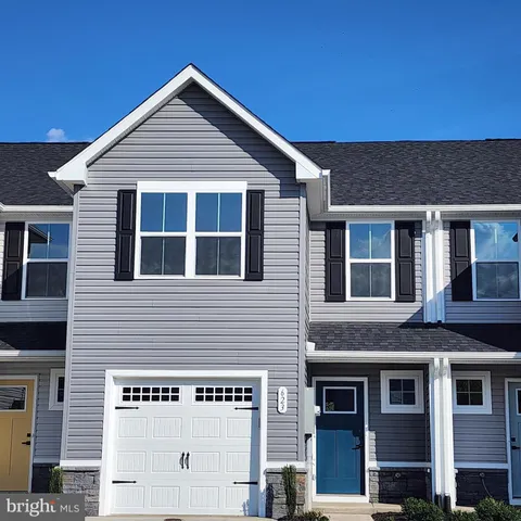 $2,100 | 623 Laurelwood Circle, Winchester, VA 22601