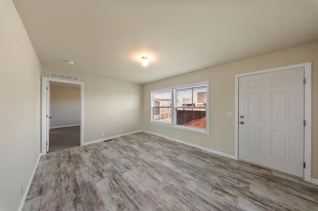 $199,950 | 317 Moffat Boulevard, Unit 7, Manteca, CA 95336