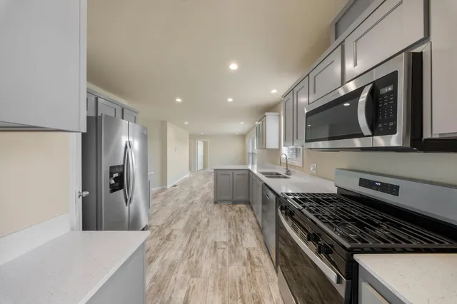 $199,950 | 317 Moffat Boulevard, Unit 7, Manteca, CA 95336