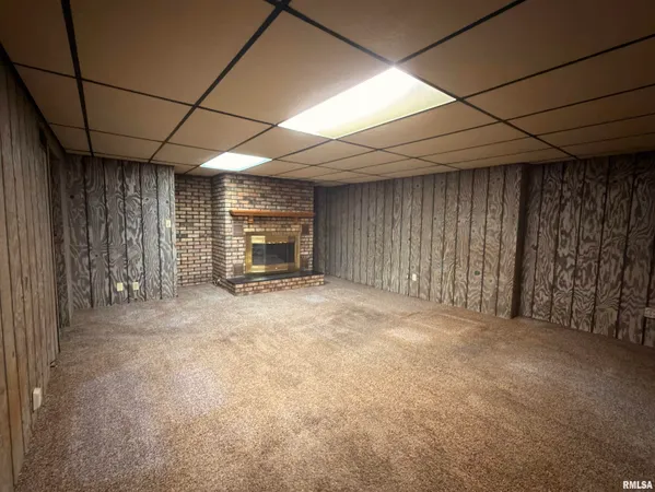 $125,000 | 135 10th Street, Carmi, IL 62821