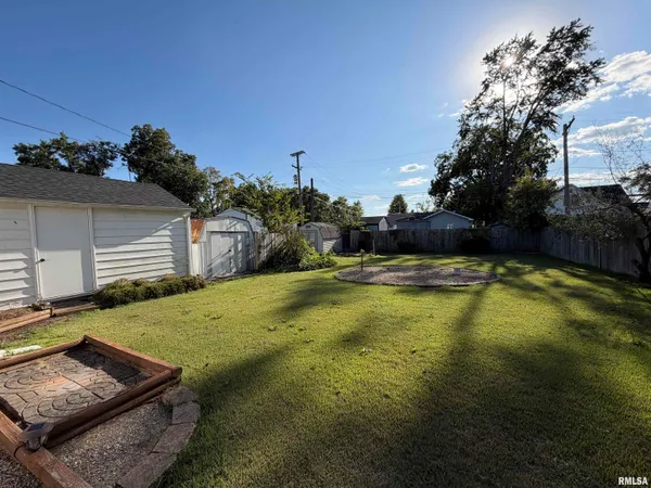 $125,000 | 135 10th Street, Carmi, IL 62821