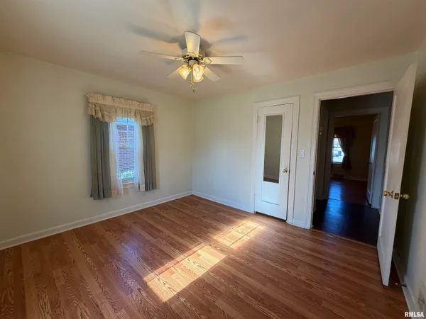 $125,000 | 135 10th Street, Carmi, IL 62821