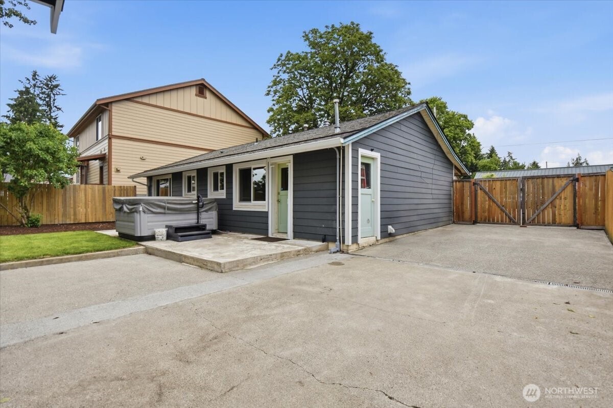 851 Pierce Avenue Northeast Renton, WA 98056 - Photo 30 of 36